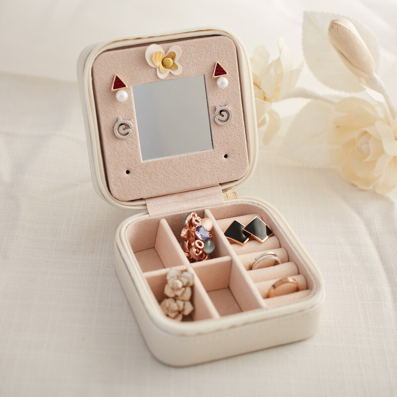  Portable Travel Jewelry Box with Mirror - компактный бокс для хранения украшений с зеркалом.
