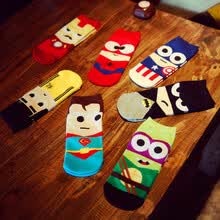 men-socks-El h&eacute;roe sin medias, el capit&aacute;n Batman, el personaje del drag&oacute;n flecha, el camale&oacute;n invisible, los calcetines felices. on JD